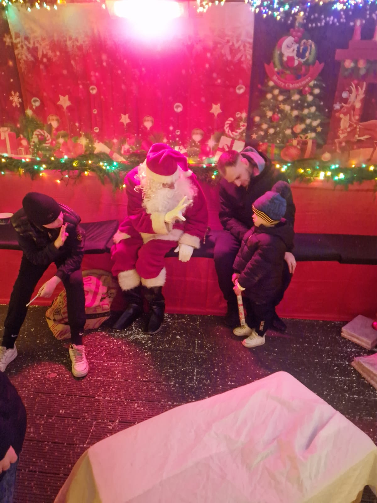 15th Tea Santa (18)
