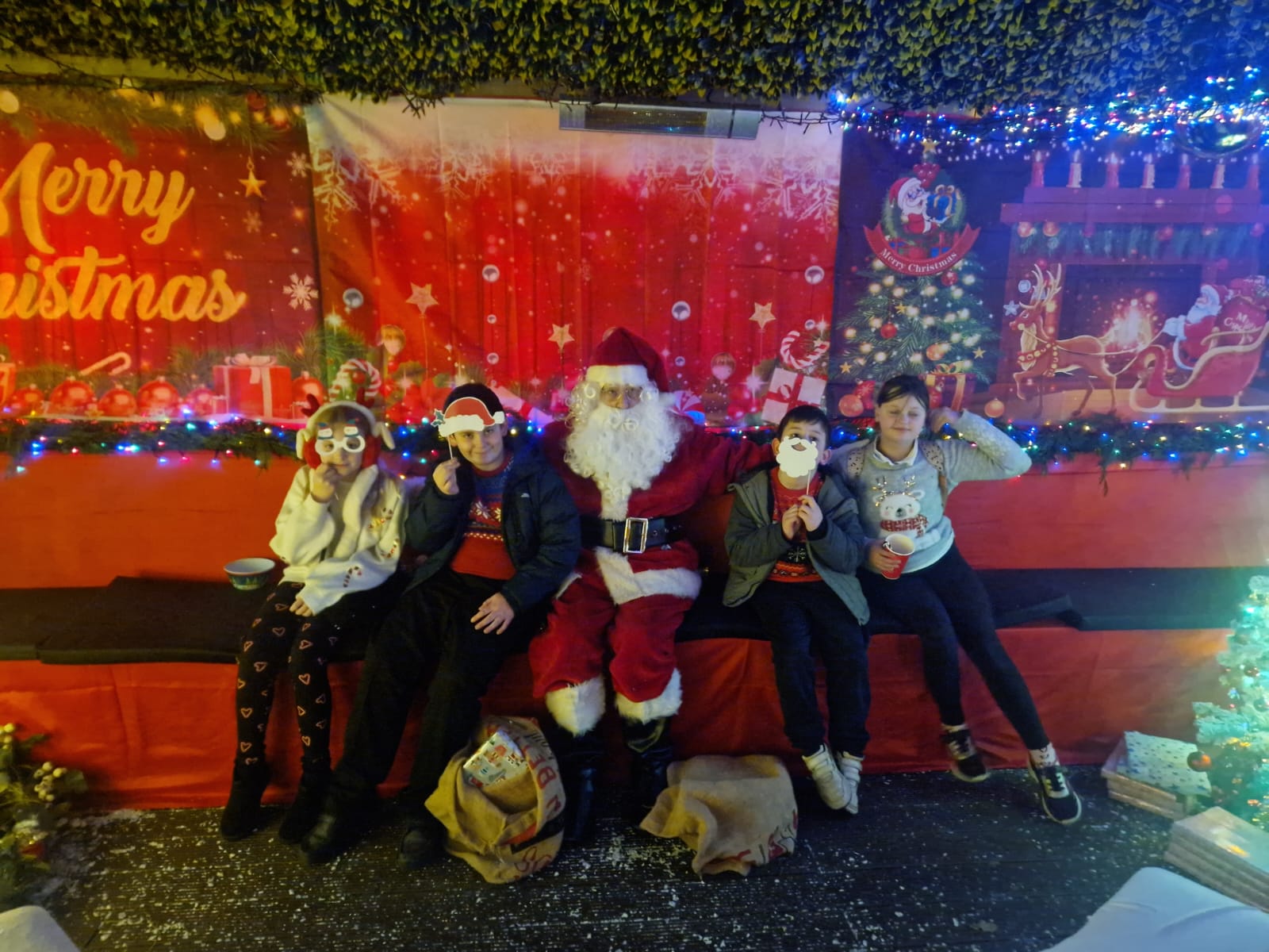 15th Tea Santa (25)