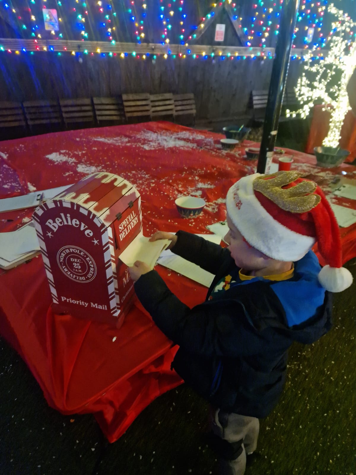 15th Tea Santa (29)