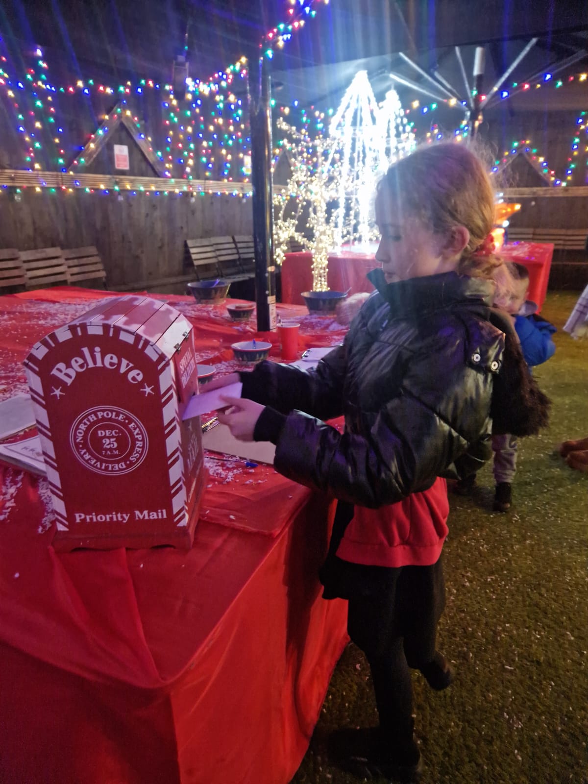 15th Tea Santa (32)
